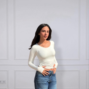 White U shaped long sleeve top